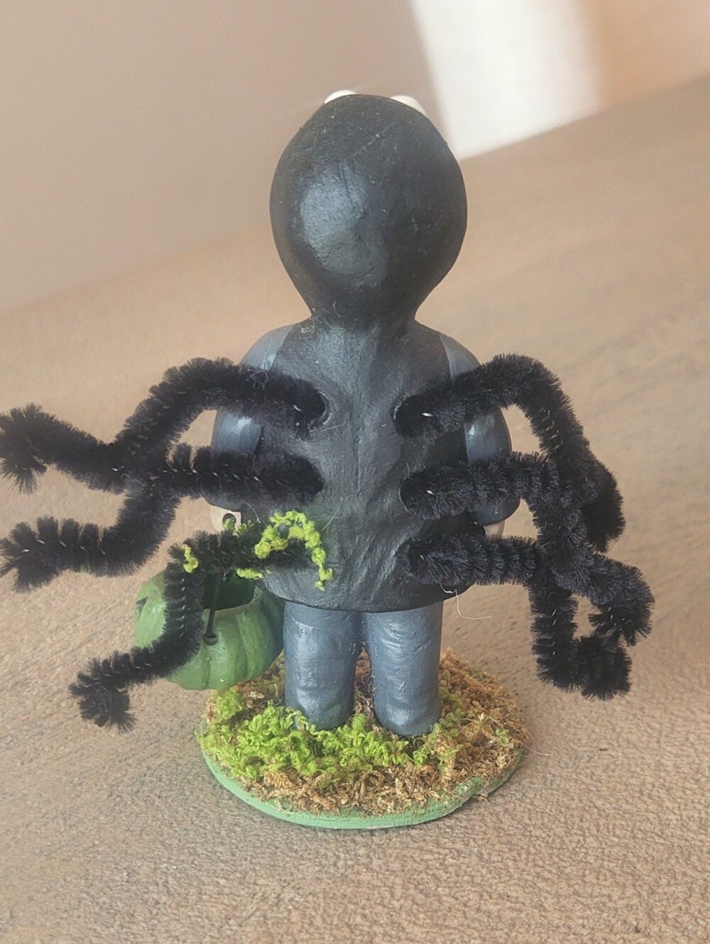 BETHANY LOWE Halloween Webster Spider boy costumed figurine TD8576 NWT - Picture 3 of 5